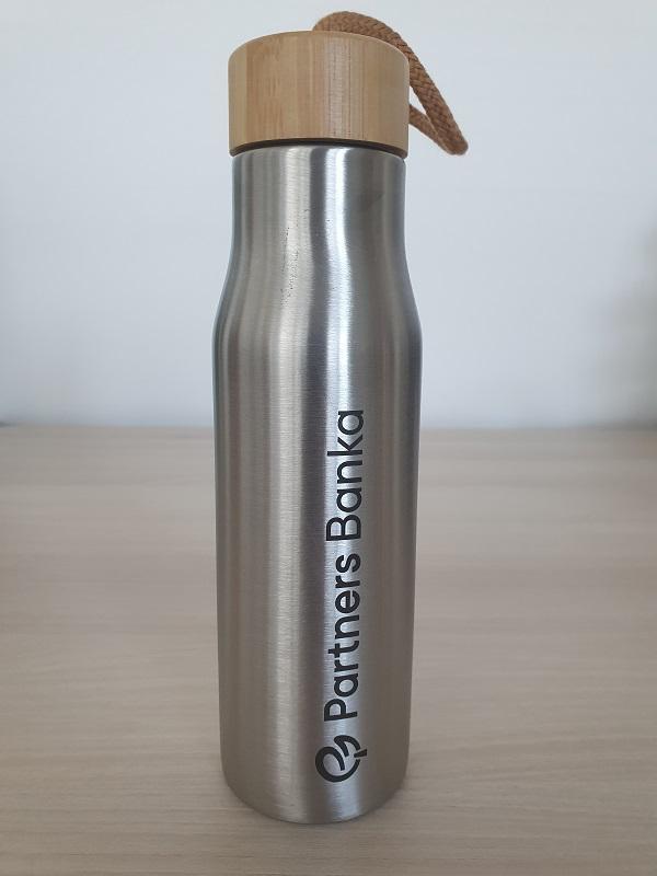 Láhev z nerezové oceli